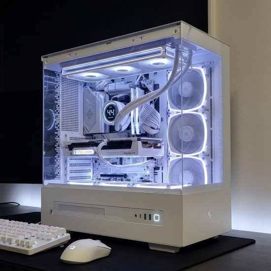 Stacja robocza CH690 AMD PRO Ryzen 7 7800X3D 64GB DDR5 RTX 5070 2TB 850W W11Pro czarna lub biała